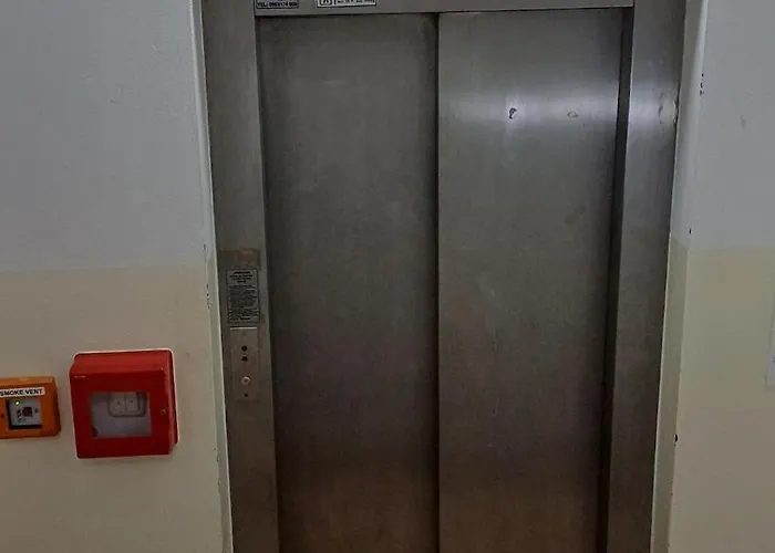 Nelli Free Parking דירה